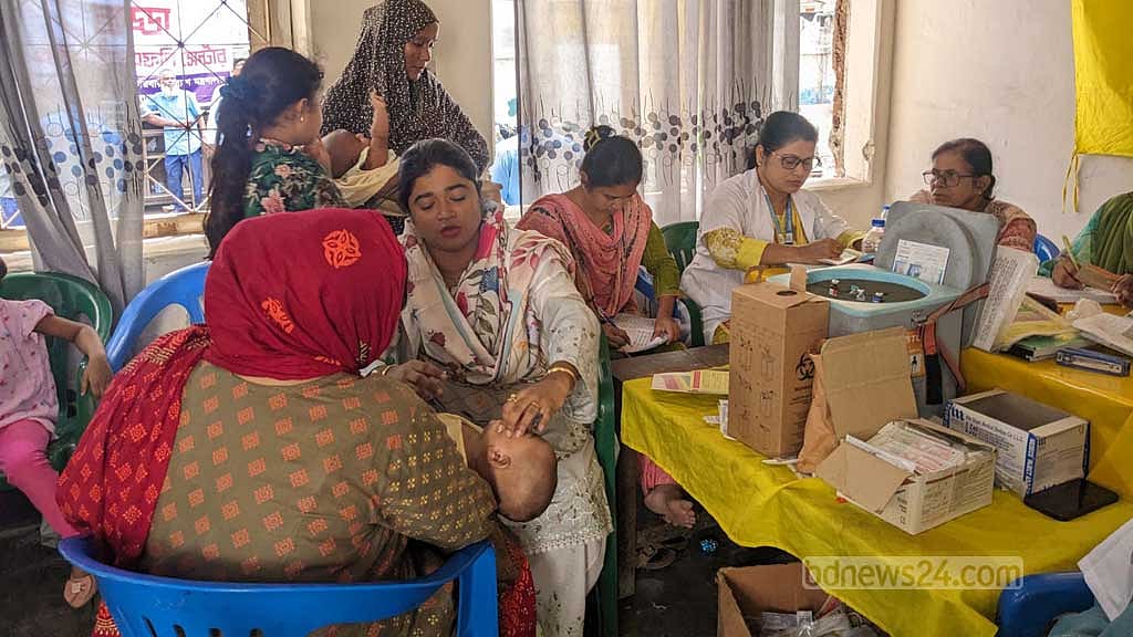 রাড্ডার স্বাস্থ্যকেন্দ্র ভাংচুর: খোয়া গেছে টিকার তথ্য, যন্ত্রপাতি হারিয়ে বিপাকে কর্মীরা