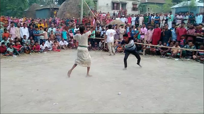 হারাতে বসেছে ঐতিহ্যবাহী লাঠিখেলা