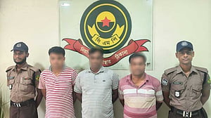 মাদক কারবারের আধিপত্য নিয়ে বাকলিয়ায় সংঘর্ষ: প্রধান আসামি মুরাদ গ্রেপ্তার