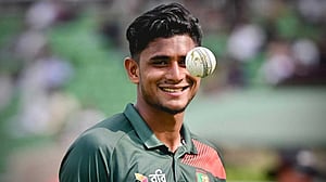 এসএ টোয়েন্টির নিলামে নাহিদ