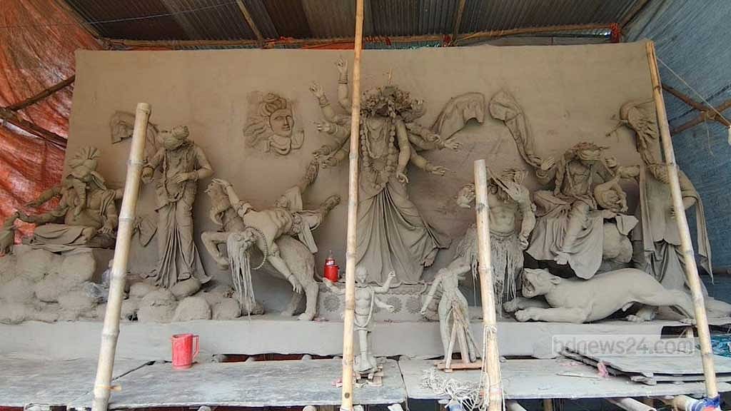 টাঙ্গাইলে রাতের আঁধারে দুর্গামন্দিরে চার প্রতিমা ভাঙচুর