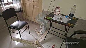 রায়পুর উপজেলা স্বাস্থ্য কমপ্লেক্সে ফ্যান খুলে পড়ে আহত চিকিৎসক