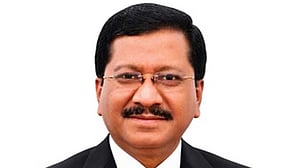 ফের আইএফআইসি ব্যাংকের চেয়ারম্যান মেহমুদ হোসেন