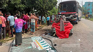 ময়মনসিংহে বাসচাপায় অটোরিকশার ৭ আরোহী নিহত