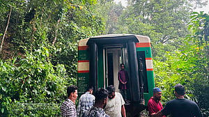 লাউয়াছড়ায় ‘পাহাড়িকা এক্সপ্রেসের’ বগি বিচ্ছিন্ন: ৩ ঘণ্টা পর ট্রেন চলাচল স্বাভাবিক