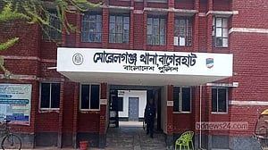 বাগেরহাটে দুই মোটরসাইকেল ও নছিমনের সংঘর্ষে নিহত ৩