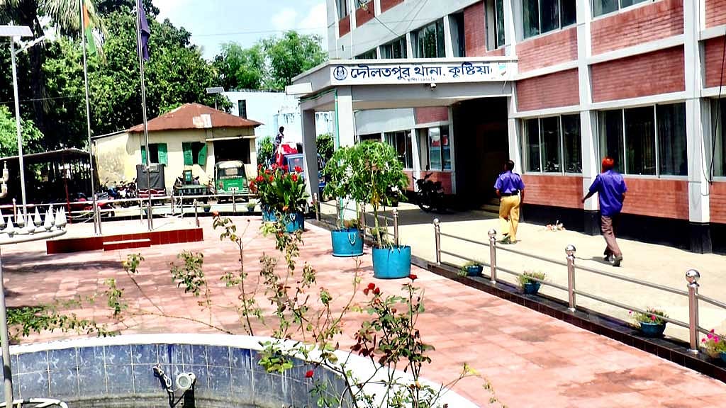 কুষ্টিয়ায় বড় ভাইকে কুপিয়ে হত্যার অভিযোগ, পরিবারের দাবি ভিন্ন