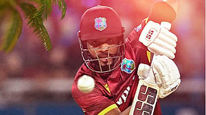 টানা দ্বিতীয় সেঞ্চুরিতে গেইলের আরও কাছে হোপ