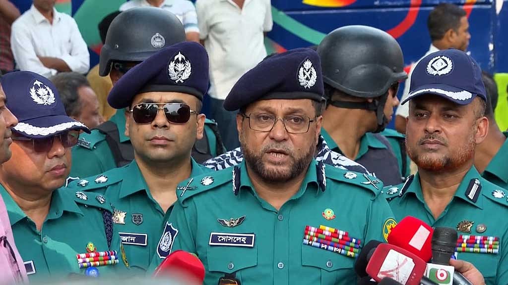 ফুলবাড়িয়া টার্মিনাল স্থানান্তর ‘তিন মাসের মধ্যে’: ডিএমপি কমিশনার