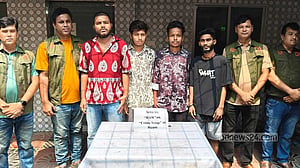 কুমিল্লায় ‘কিশোর গ্যাংয়ের’ ৪ সদস্য গ্রেপ্তার