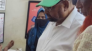 মধ্যরাতে যুবদল কর্মীকে অচেতন করে শরীরে ব্লেড দিয়ে ক্ষতবিক্ষত