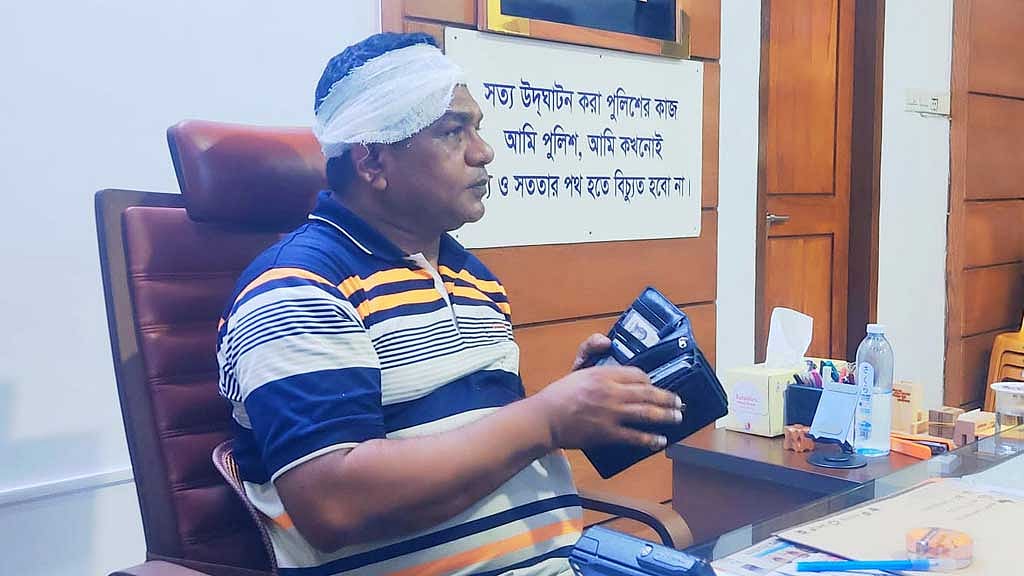 নারায়ণগঞ্জে শিশু ধর্ষণের আসামিকে ধরতে গিয়ে ‘ঢিলে’ আহত ওসি