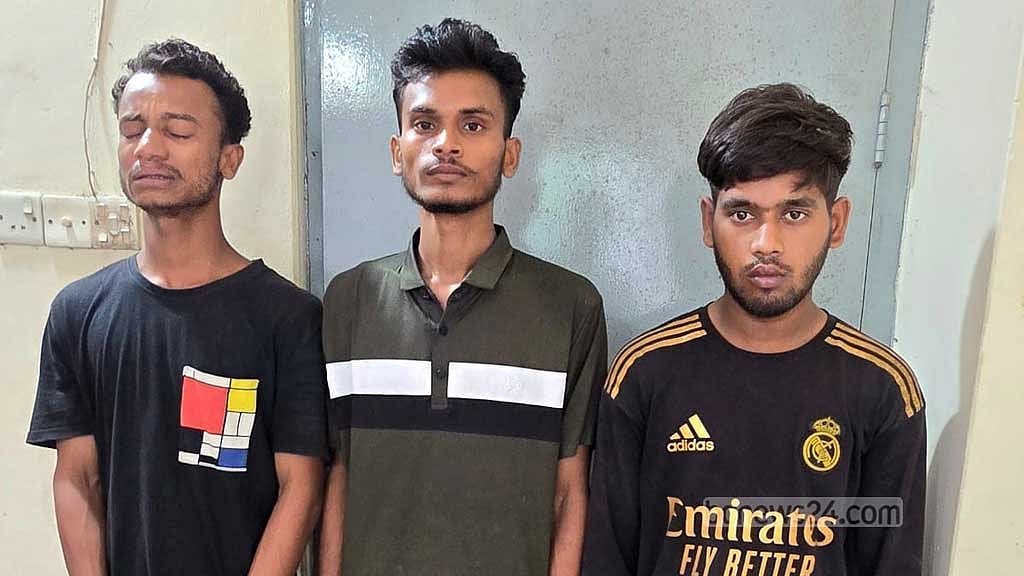 নাটোরে তরুণীকে ‘দলবেঁধে ধর্ষণ’ ও ভিডিও ছড়ানোর হুমকি দিয়ে টাকা দাবি