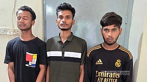 নাটোরে তরুণীকে ‘দলবেঁধে ধর্ষণ’ ও ভিডিও ছড়ানোর হুমকি দিয়ে টাকা দাবি