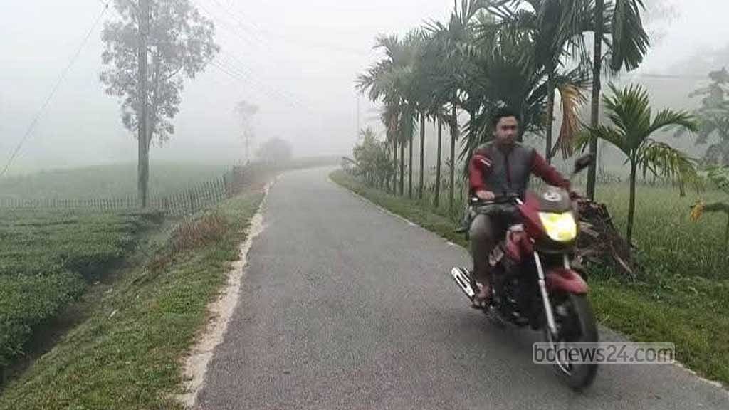 পঞ্চগড়ে কুয়াশা-শীতের আমেজ, নামছে তাপমাত্রা