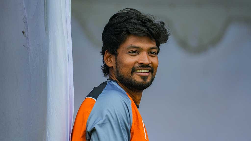 টেস্ট দলের সঙ্গে যোগ দিচ্ছেন অধিনায়ক