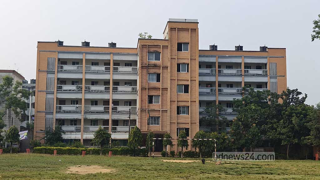 প্রতিষ্ঠার ৫২ বছর পর খাগড়াছড়ির সরকারি কলেজে তিন কোর্সে মাস্টার্স চালু