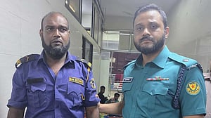 রুটি চোর সন্দেহে পথশিশুকে মারধর, নিরাপত্তাকর্মী আটক