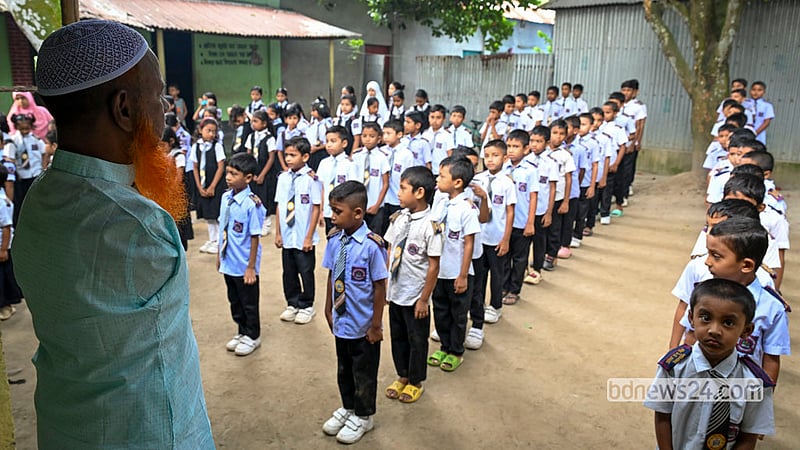 ‘প্রতিভা দুখু মিয়া কিন্ডারগার্টেনে’ এখন পঞ্চম শ্রেণি পর্যন্ত পাঠদান করা হয়, শিক্ষার্থী সংখ্যা দেড়শ। দুখু মিয়ার স্বপ্ন স্কুলটিকে অষ্টম শ্রেণিতে উন্নীত করা।&amp;nbsp;ছবি: মুস্তাফিজ মামুন