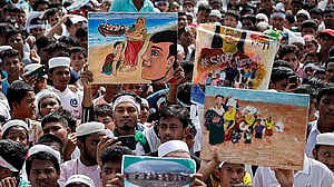 রাখাইনের রোহিঙ্গা গ্রামগুলো বন্দিশালা ও ব্যারাকে রূপান্তর করছে আরাকান আর্মি: গার্ডিয়ানের অনুসন্ধান