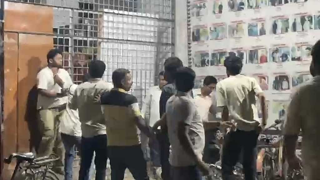 সাংবাদিকদের ওপর হামলা: বিএনপি-জামায়াতকে অঙ্গসংগঠন নিয়ন্ত্রণের আহ্বান টিআইবির