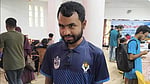 মেয়াদ শেষের ১৮ দিন আগে শপথ নিলেন চাকসু সদস্য আকাশ