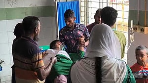 বরগুনায় ক্লাস চলাকালে ‘হিস্টিরিয়ায়’ ২০ শিক্ষার্থী অসুস্থ, হাসপাতালে ৯