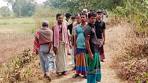 শরীয়তপুরে খেলনা ভেবে ককটেল হাতে নিল কিশোর, বিস্ফোরণে হাসপাতালে