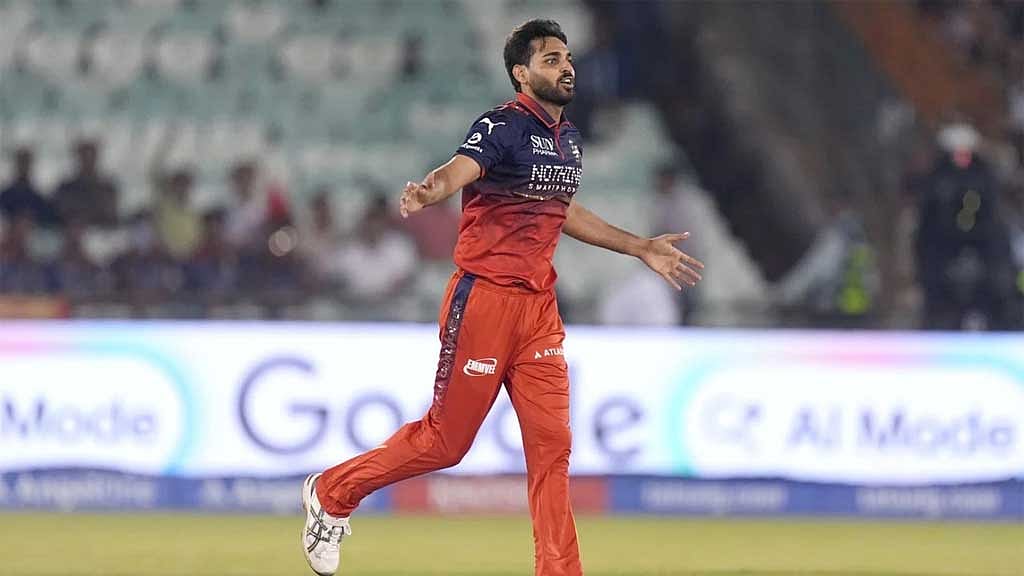 ৩৬ বছর বয়সে ভারতীয় দলে ফিরলেন ভুবনেশ্বর