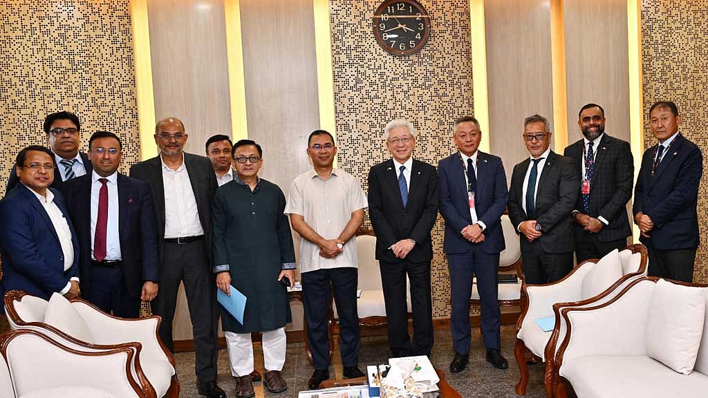 বাংলাদেশে কার্যক্রম সম্প্রসারণ করতে চায় টয়োটা, প্রধানমন্ত্রীর সঙ্গে আলোচনা