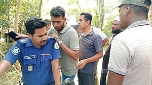 কলেজছাত্রকে তুলে নিয়ে নির্যাতনের অভিযোগে ছাত্রদল নেতা গ্রেপ্তার