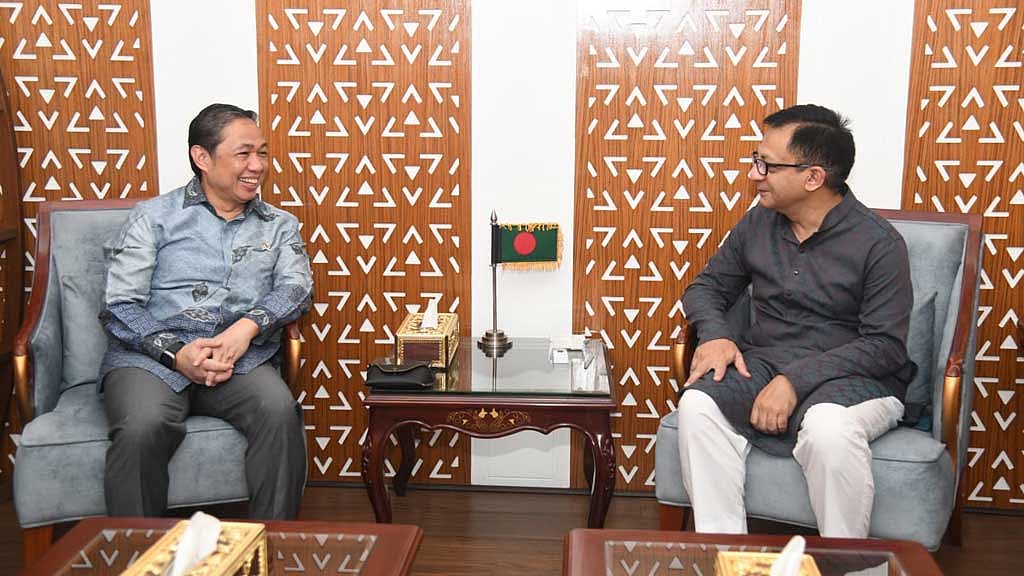 ইন্দোনেশিয়ার সঙ্গে বাণিজ্য ১০ বিলিয়ন ডলারে নিতে চায় বাংলাদেশ