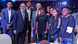 ‘অদম্য-৩২’ ফুটবলকন্যার দুয়ারে এক অদম্য সম্পাদকের ছায়া