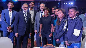 ‘অদম্য-৩২’ ফুটবলকন্যার দুয়ারে এক অদম্য সম্পাদকের ছায়া