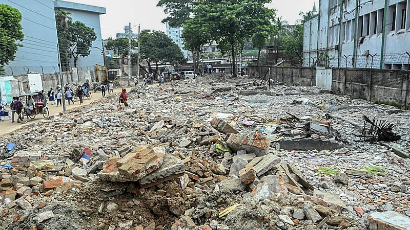 রাজধানীর ফরিদাবাদ বাংলাদেশ ব্যাংক কলোনি এলাকায় দখলমুক্ত করা সরকারি জমিতে খেলার মাঠ, হাঁটার সড়ক ও কমিউনিটি সেন্টার বানাবে ঢাকা দক্ষিণ সিটি করপোরেশন।