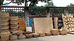 সংকটে ধুঁকছে রংপুরের বাঁশশিল্প