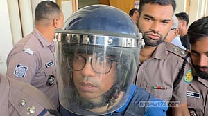 ছয়তলায় হেঁটে ওঠানোয় ক্ষোভ পলকের, হাতকড়া সামনে পরানোর আর্জি