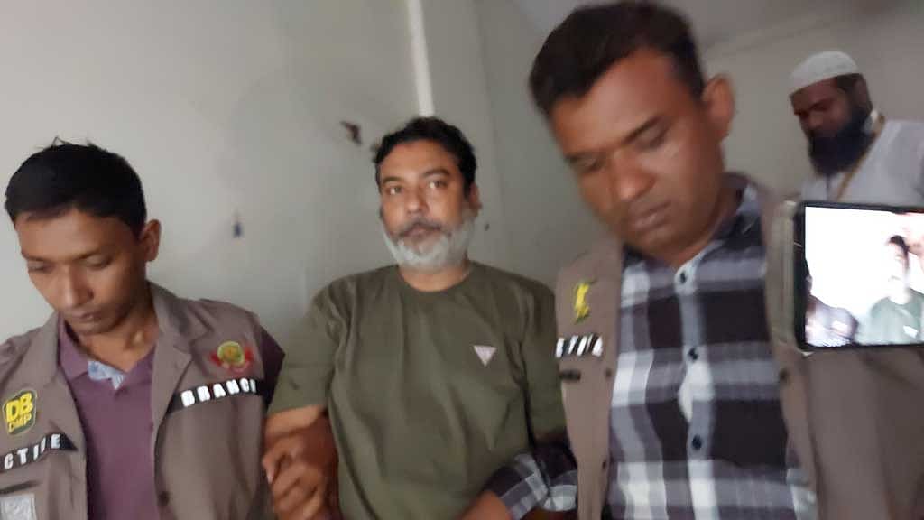গুপ্তচরবৃত্তির অভিযোগ: গ্রেপ্তার ভারতীয় নাগরিক ফের ৩ দিনের রিমান্ডে