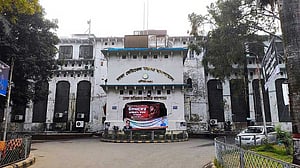 যাত্রাবাড়ীতে বাস-ট্রাকের সংঘর্ষে হেলপারের মৃত্যু