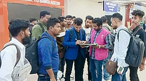 কম্বোডিয়ায় ‘আটকে’ ১৮০০ বাংলাদেশি, বিশেষ ফ্লাইটে ফেরানোর দাবি