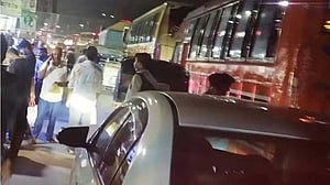 টঙ্গীতে বাসচাপায় পোশাকশ্রমিক নিহত