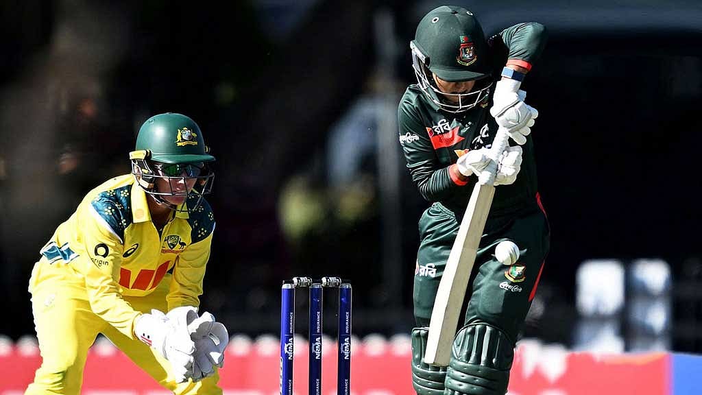 সিরিজের প্রথম ম‍্যাচে ব্যাটে-বলে বিবর্ণ বাংলাদেশ