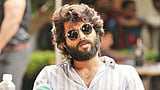 শুটিংয়ের আগে বরফের টুকরো চিবিয়ে তেষ্টা মেটাতেন বিজয়