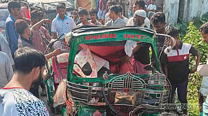 টেকনাফে সড়ক দুর্ঘটনায় ২ যাত্রী নিহত, আহত ৩
