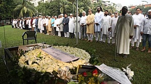 তৌফিক ইমরোজ খালিদীর জানাজায় বন্ধু, স্বজন, সহকর্মীরা