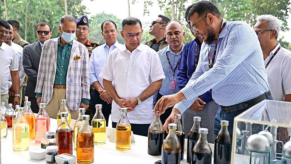 বর্জ্য থেকে জ্বালানি তেল: প্রকল্প দেখলেন প্রধানমন্ত্রী, দিলেন সহযোগিতার আশ্বাস