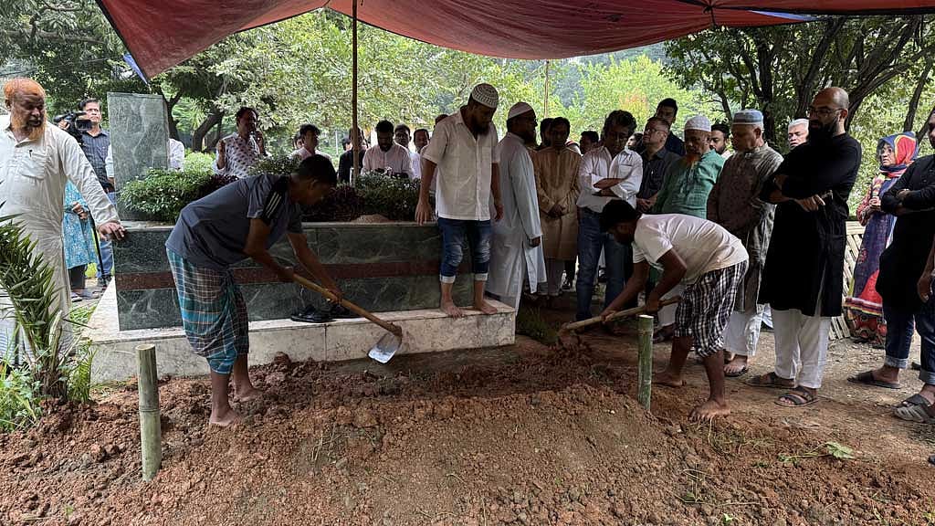 তৌফিক ইমরোজ খালিদী শায়িত হলেন বুদ্ধিজীবী কবরস্থানে