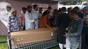 তৌফিক ইমরোজ খালিদীর শেষ বিদায়ে বন্ধু, স্বজন, সহকর্মীরা