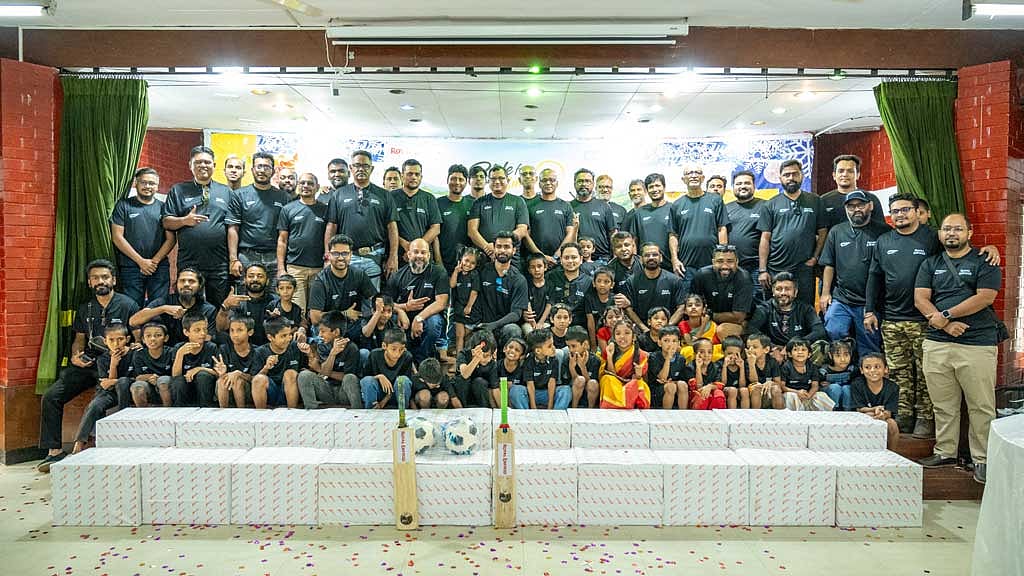 নয় হাজার রাইডার নিয়ে রয়্যাল এনফিল্ডের ‘রাইড ফর স্মাইলস’