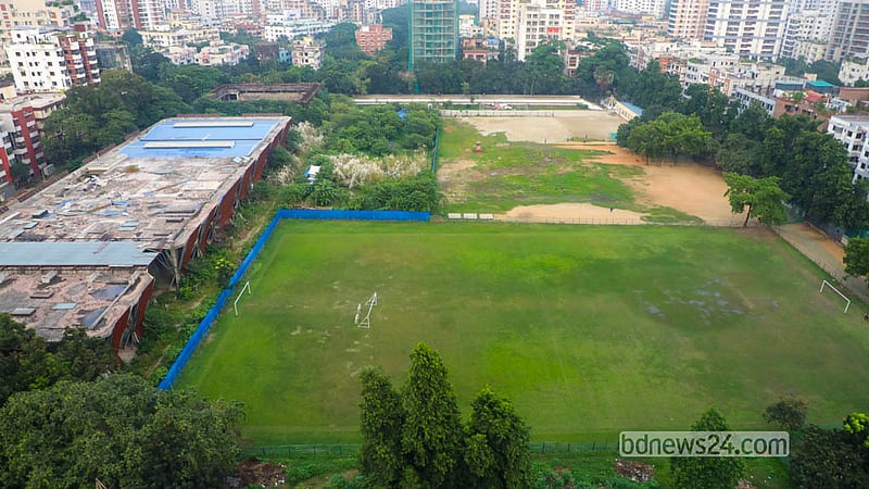 প্রায় সাড়ে ১০ একরের আবাহনী মাঠের সাড়ে ৯ একরের মতো জমি ১৯৯৮ সালে সরকারের কাছ থেকে ৯৯ বছরের জন্য বরাদ্দ পায় আবাহনী।&amp;nbsp; ছবি: আব্দুল্লাহ আল মমীন